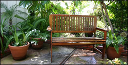 Waiting bench